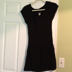 5/$15 💥Black scoop sweater tunic